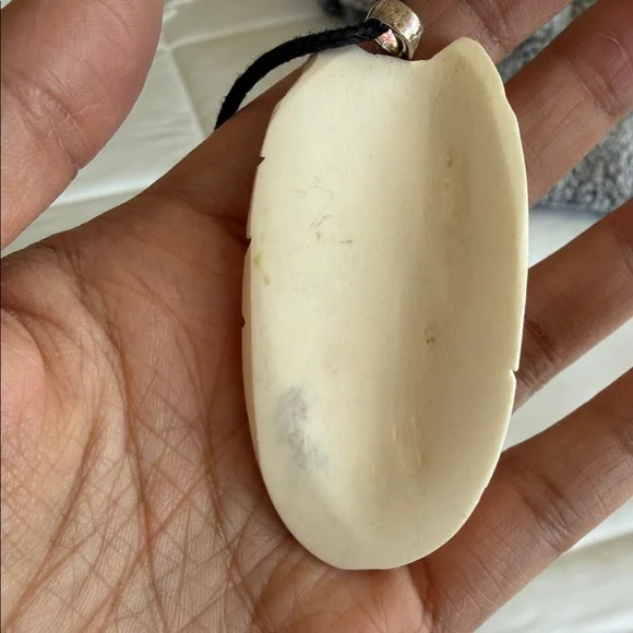 Carved Wolf Pendant Necklace - Picture 4 of 7